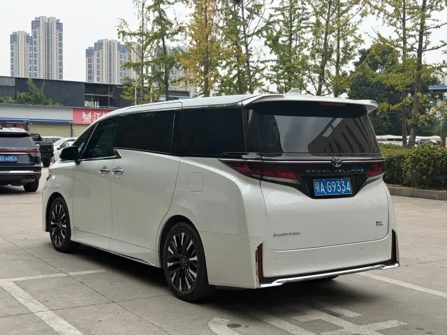 Toyota Vellfire — Фото автомобиля 18