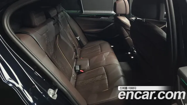 BMW 5 Series G30 — Фото автомобиля 17