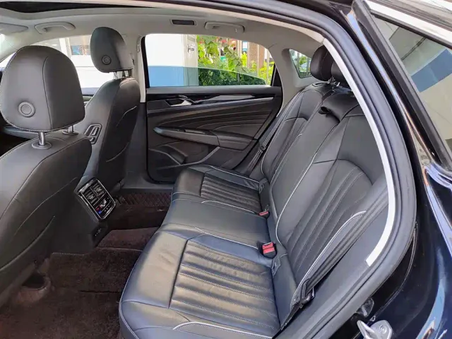Volkswagen Passat — Фото автомобиля 8