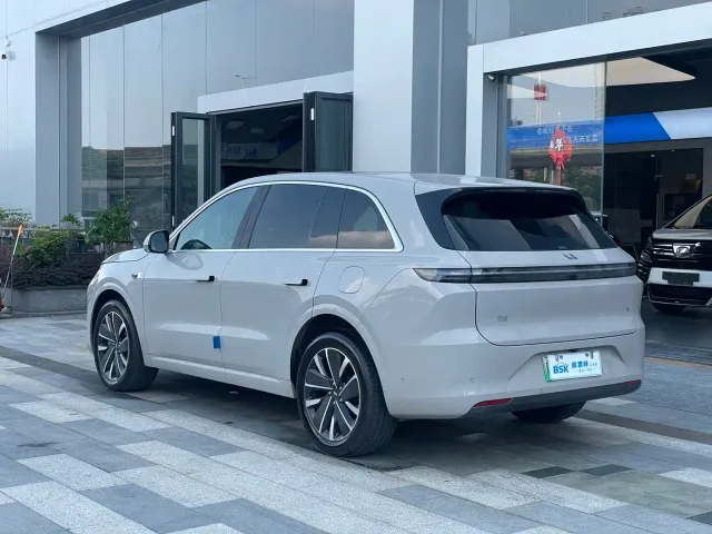 Li Auto L6 — Фото автомобиля 12