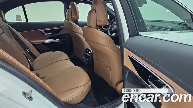 Mercedes-Benz E-Class W214 — Фото автомобиля 10