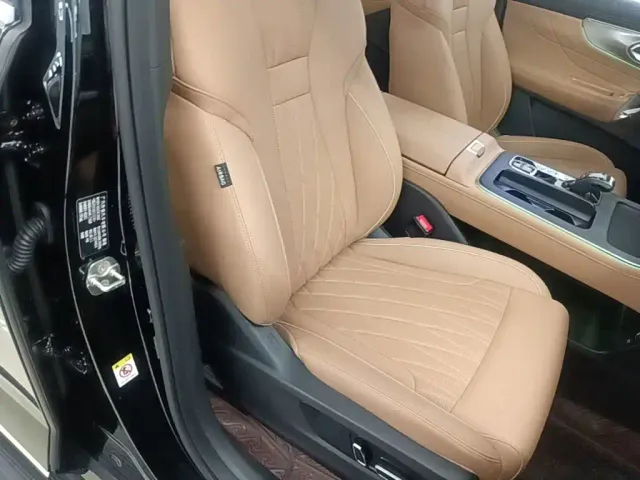 GAC Trumpchi GS8 — Фото автомобиля 24
