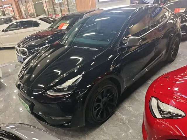 Фотография автомобиля — Tesla Model Y