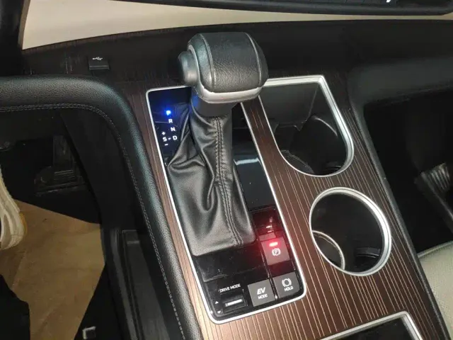 Toyota Granvia — Фото автомобиля 13