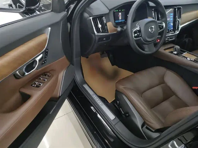 Volvo S90 — Фото автомобиля 12