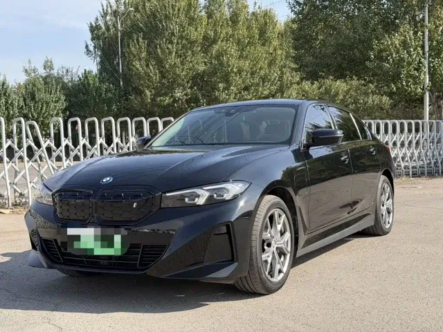 Фотография автомобиля — BMW i3