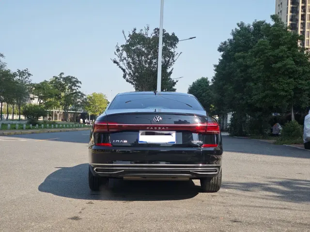 Volkswagen Passat — Фото автомобиля 17