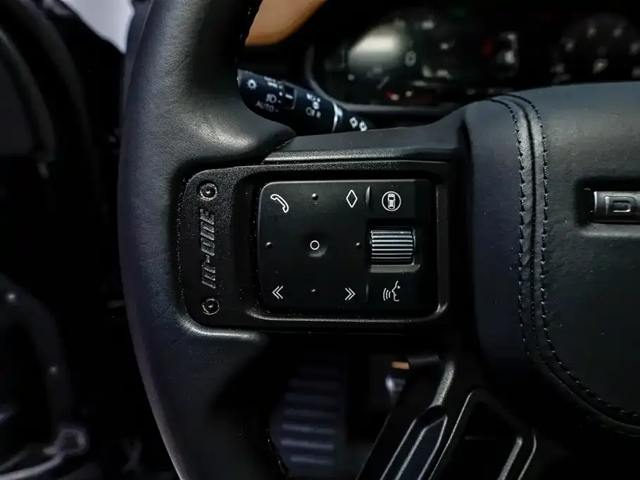 Land Rover Land Rover Defender 2025 110 3.0T P400 -Dynamic HSE — Фото автомобиля 15
