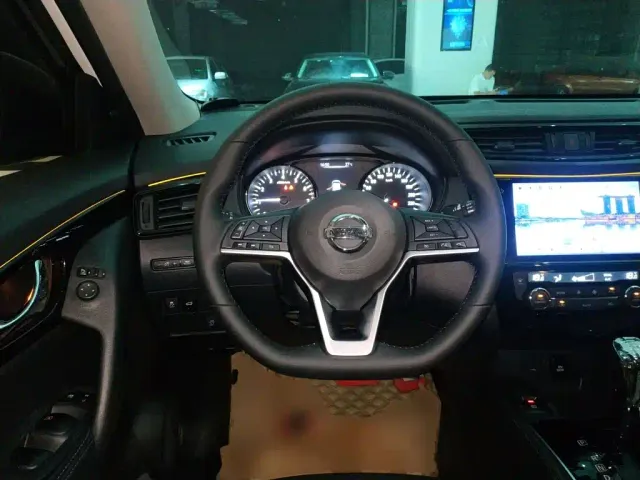 Nissan X-Trail — Фото автомобиля 10