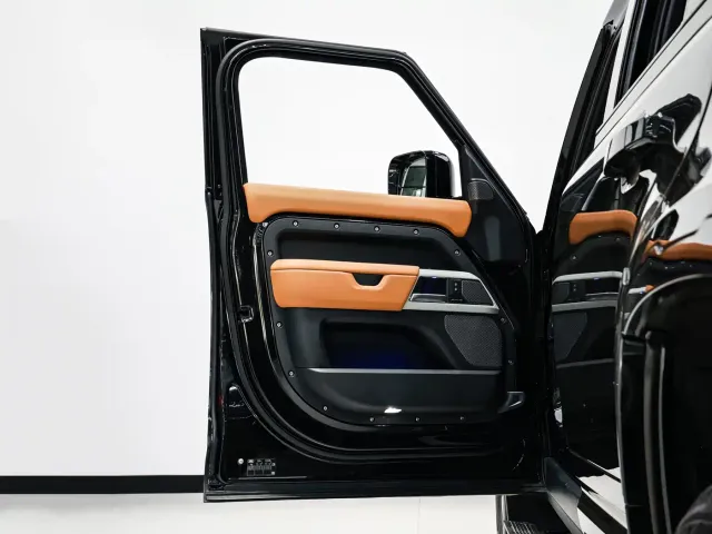 Land Rover Defender — Фото автомобиля 14