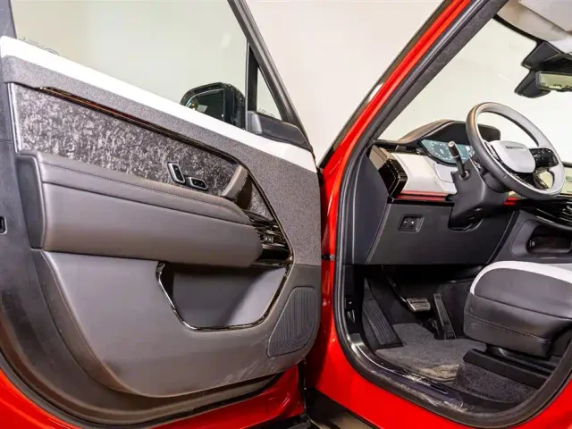 Land Rover Range Rover Sport — Фото автомобиля 7