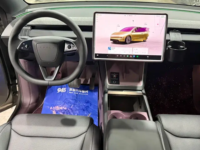 Tesla Model Y L — Фото автомобиля 5