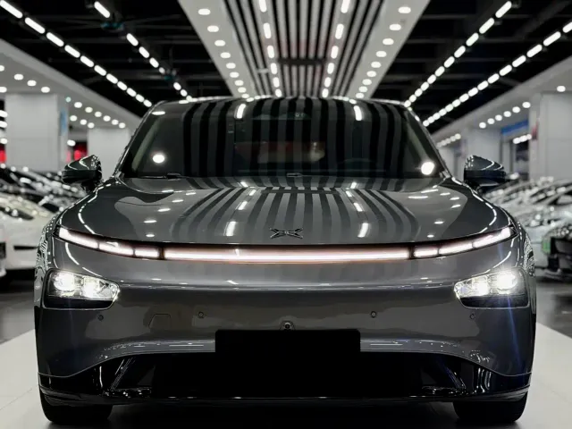 Xpeng P7 — Фото автомобиля 2