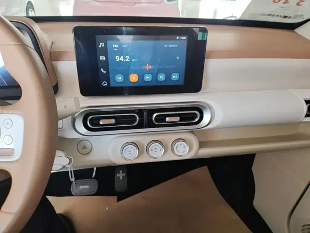 Wuling Hongguang Mini EV — Фото автомобиля 12