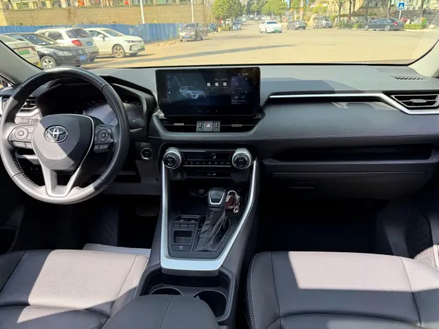 Toyota Wildlander — Фото автомобиля 15