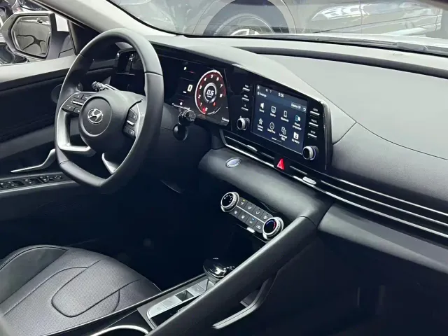 Hyundai Elantra — Фото автомобиля 20