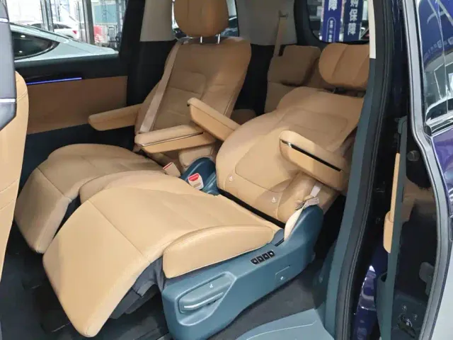 GAC Trumpchi E8 — Фото автомобиля 11