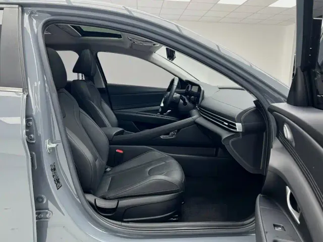 Hyundai Elantra — Фото автомобиля 8