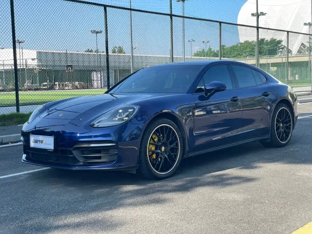 Фотография автомобиля — Porsche Panamera