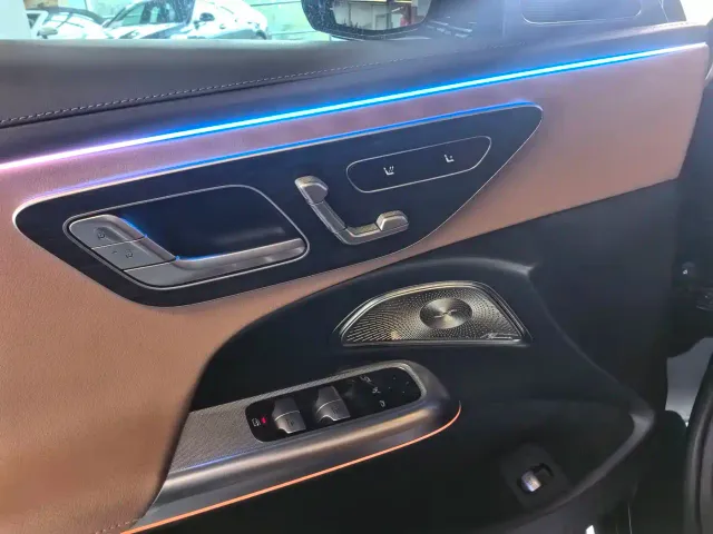 Mercedes-Benz E-Class — Фото автомобиля 6