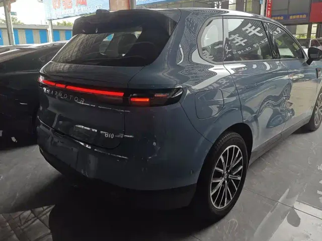 Leapmotor B10 — Фото автомобиля 3
