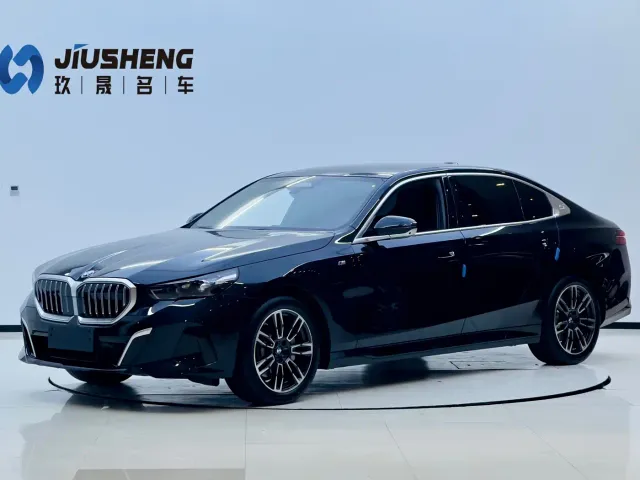 Фотография автомобиля — BMW 5 Series