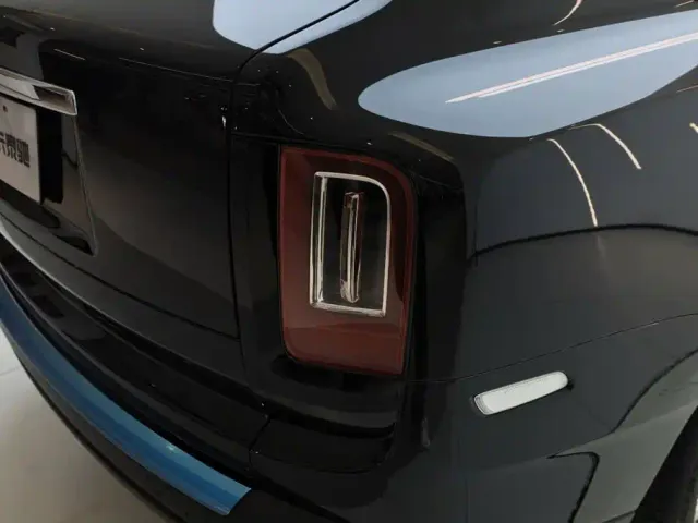 Rolls-Royce Cullinan — Фото автомобиля 24