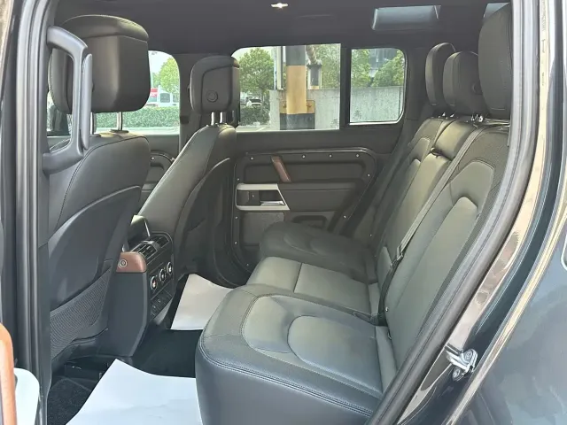 Land Rover Land Rover Defender 2023 Model 110 3.0T P400 X-DYNAMIC HSE — Фото автомобиля 12