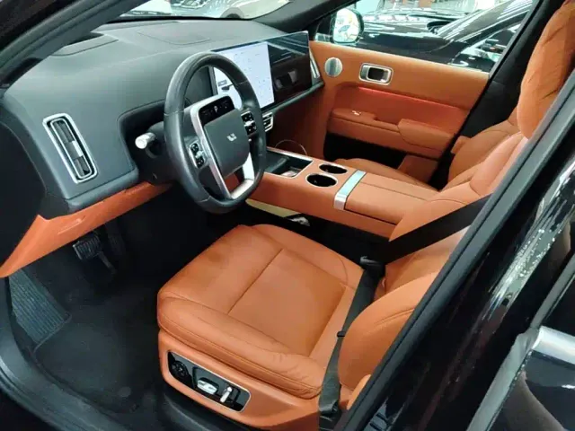 Li Auto L8 — Фото автомобиля 14