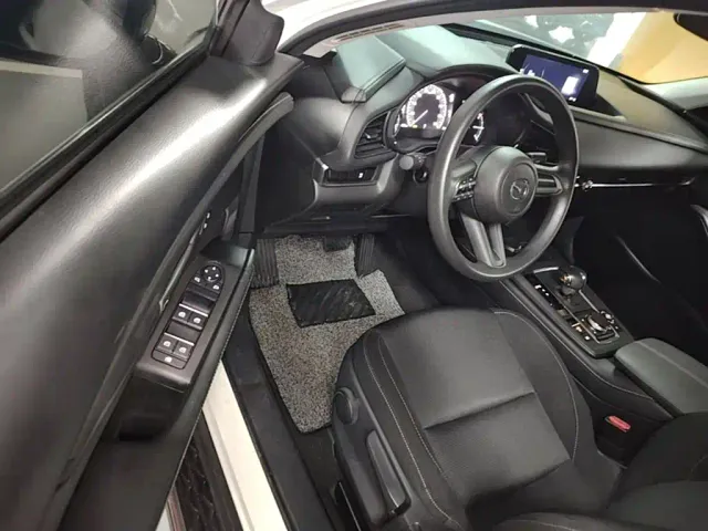 Mazda CX-30 EV — Фото автомобиля 15