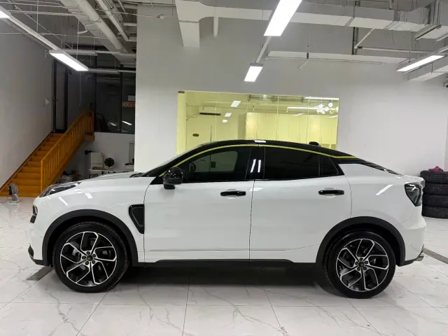 Lynk & Co 05 — Фото автомобиля 3