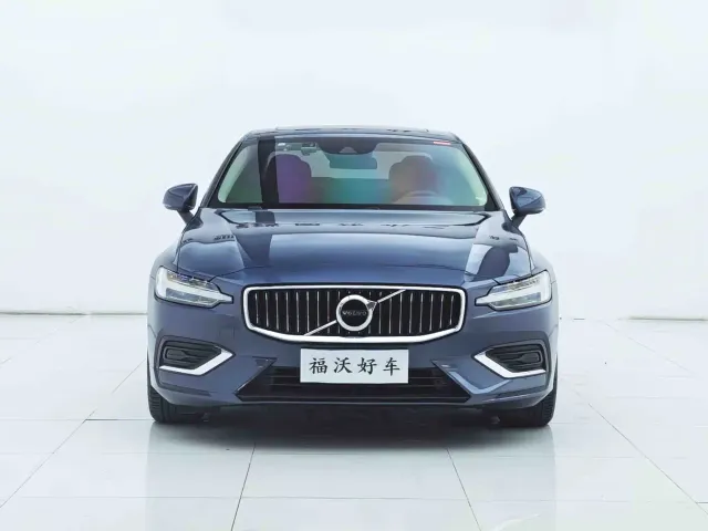Volvo S60 — Фото автомобиля 2