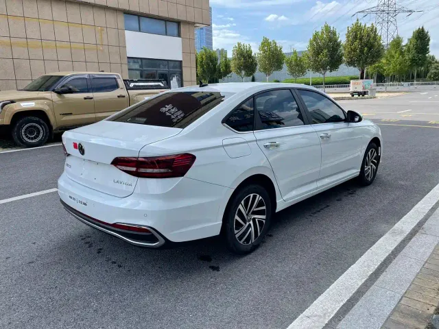 Volkswagen Lavida — Фото автомобиля 8