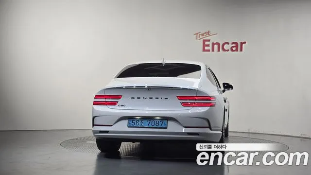Genesis G80 RG3 — Фото автомобиля 4