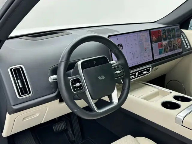 Li Auto L7 — Фото автомобиля 11