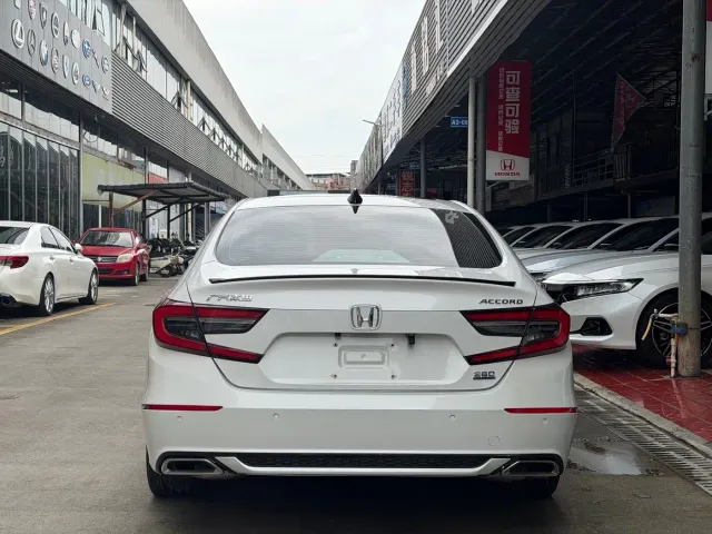 Honda Accord — Фото автомобиля 8