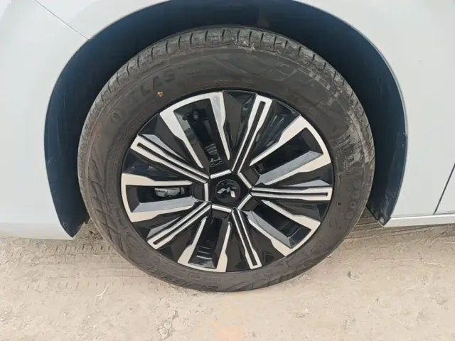 Wuling Starlight 730 — Фото автомобиля 21