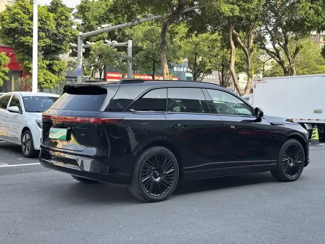 Xpeng G9 — Фото автомобиля 5