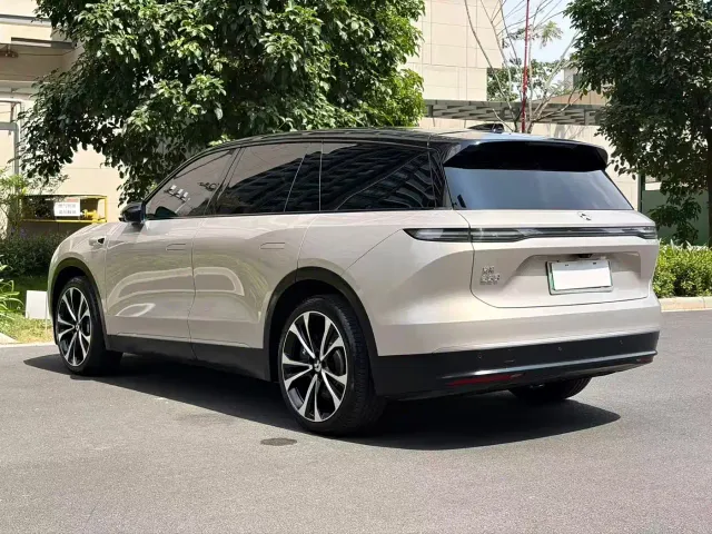 Nio ES8 — Фото автомобиля 8