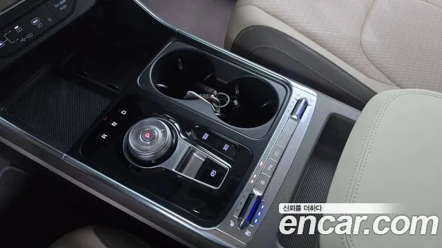 Kia Carnival Generation 4 — Фото автомобиля 12