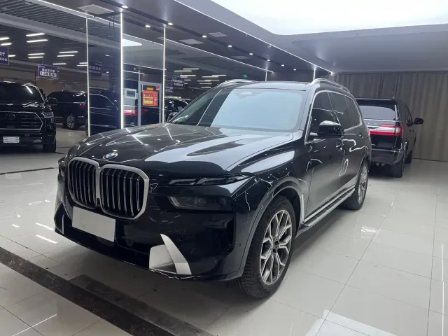 Фотография автомобиля — BMW X7