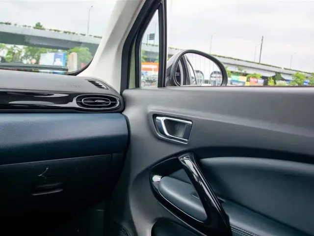 Leapmotor T03 — Фото автомобиля 18
