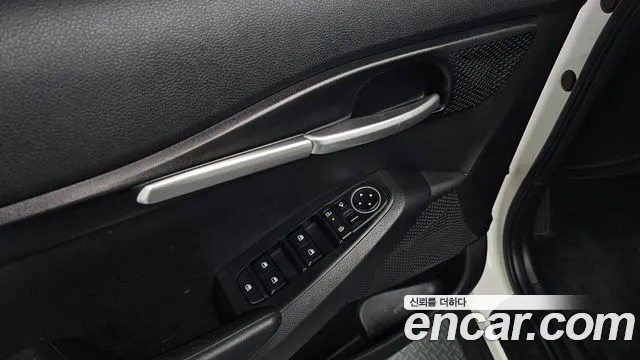 Kia Seltos New — Фото автомобиля 29