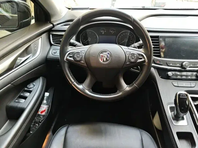 Buick LaCrosse — Фото автомобиля 6