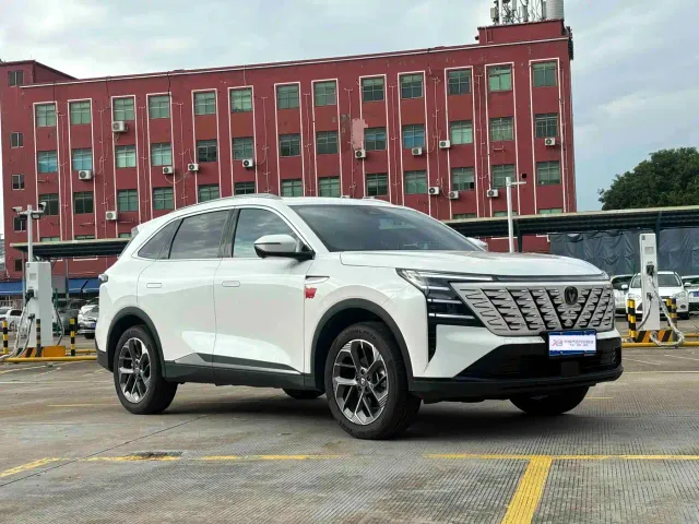 Changan CS75 Plus — Фото автомобиля 2