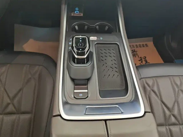 Ford Edge — Фото автомобиля 13