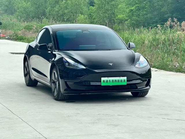 Tesla Model 3 — Фото автомобиля 3