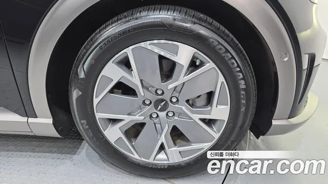 Genesis GV60 — Фото автомобиля 17