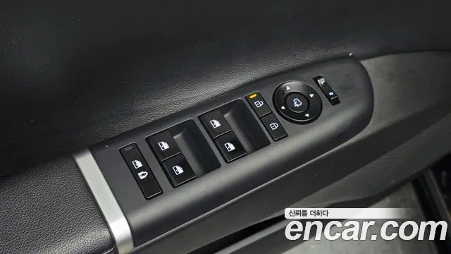 Hyundai Grandeur Grandeur (GN7) 2.5 Бензин 2WD — Фото автомобиля 28