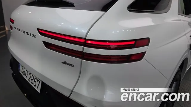 Genesis GV70 — Фото автомобиля 8